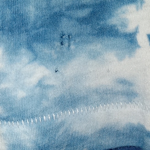 Add To Bundle | Express Blue & White Tie Dye Fitted Scoop Neck T-Shirt XS - Picture 9 of 10